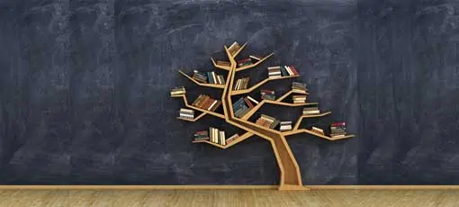Psychologie Studium Voraussetzungen | Konzept der Wissenschaft. Bücherregal voll von Büchern in Form von Baum auf einem Whiteboard.